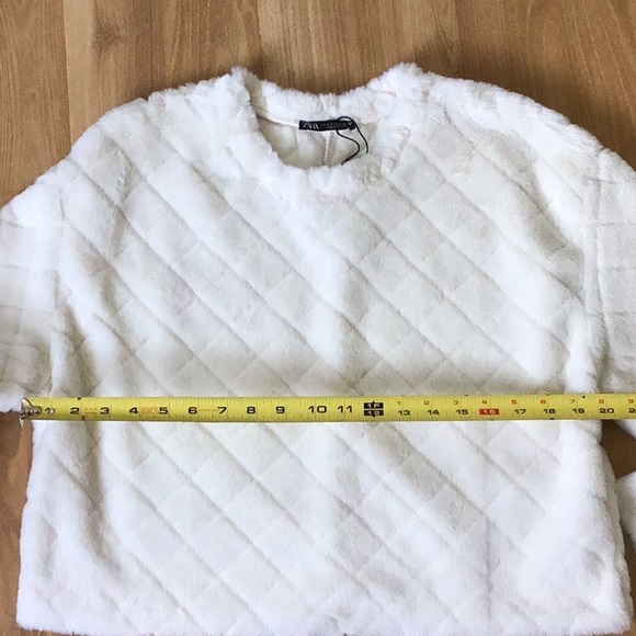 Zara Faux Fur Sweater - Picture 14 of 16